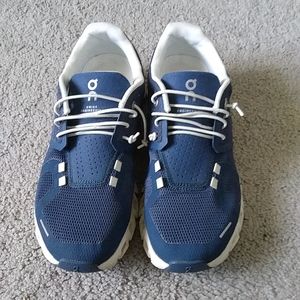 Women's On Cloud swiss running shoes sz 7